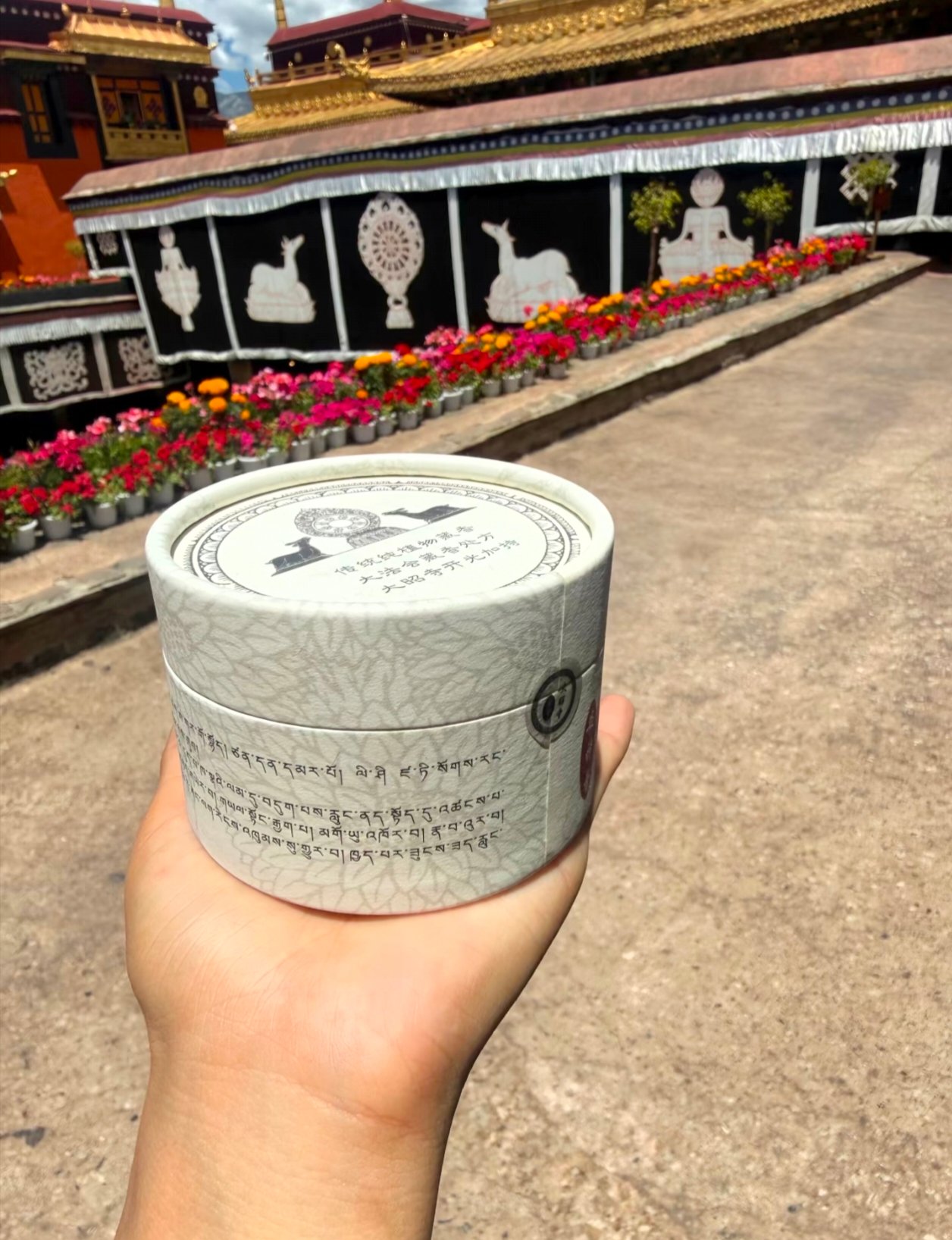 Bâtonnets d'encens tibétain artisanal fabriqués à Lhassa